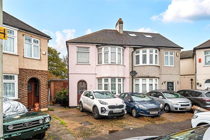 3 Bedroom Semi Detached House For Sale In Eddy Close, Romford, RM7