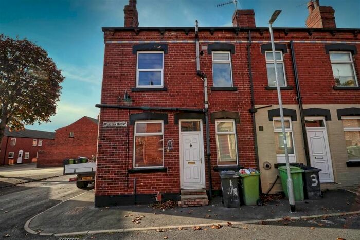 2 Bedroom Property To Rent In Western Mount, Armley, Leeds, LS12