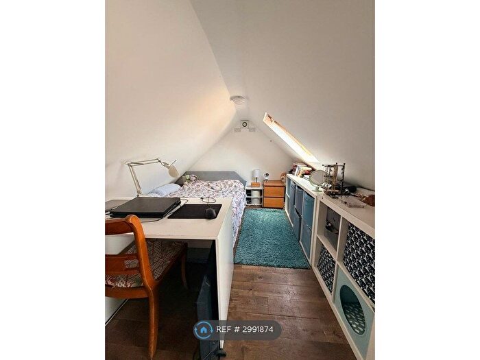 Studio To Rent In Mapesbury Road, London, NW2