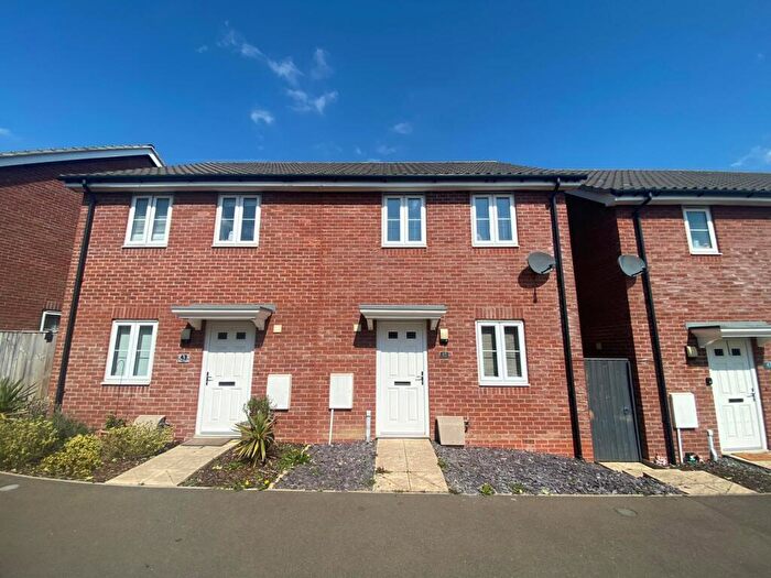 3 Bedroom Semi-Detached House To Rent In Valley View Drive, Great Blakenham, Ipswich, IP6
