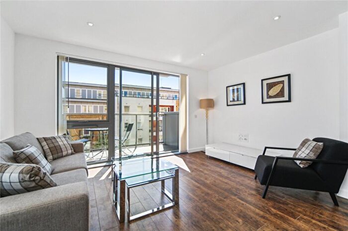 2 Bedroom Flat To Rent In Felix Point, Epstein Square, E14