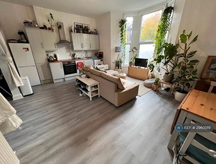 1 Bedroom Flat To Rent In Alconbury Road, London, E5