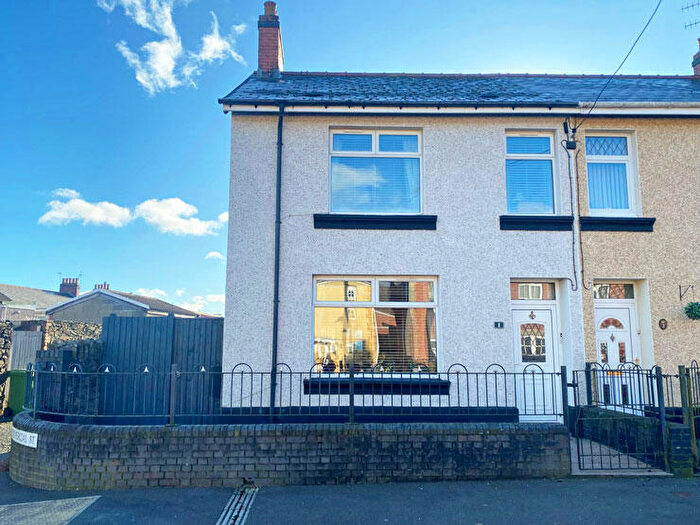 3 Bedroom End Of Terrace House For Sale In Commercial Street, Gelligaer, Hengoed, CF82
