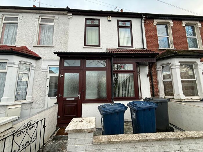 3 Bedroom Terraced House To Rent In Johnson Street, Southall, UB2