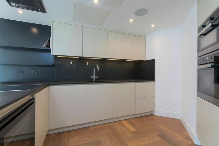 2 Bedroom Flat To Rent In New Kings Road, Munster Village, London, SW6