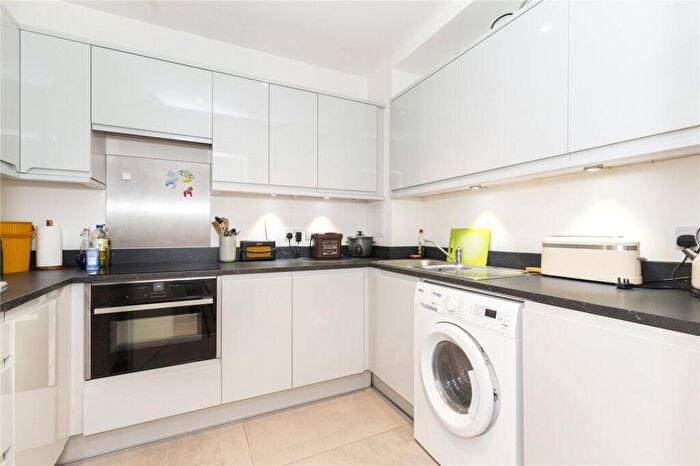 2 Bedroom Apartment To Rent In Esther Anne Place, London, N1