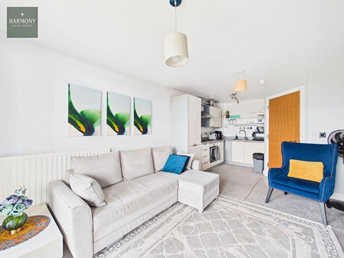 1 Bedroom Flat For Sale In Langley Walk, Birmingham, B15