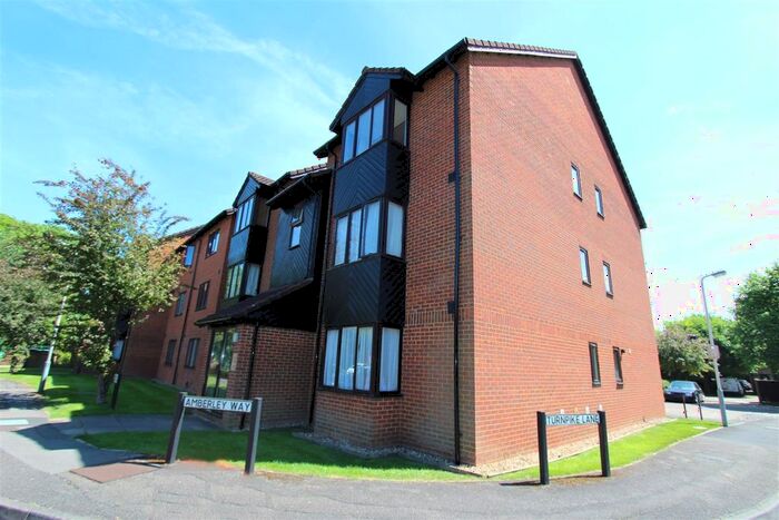 Studio To Rent In Amberley Way, Uxbridge, Middlesex, UB10