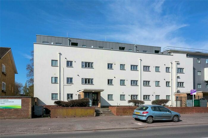 2 Bedroom Apartment To Rent In Longlands, Hemel Hempstead, HP2