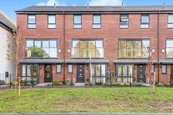 4 Bedroom Terraced House To Rent In Sparrow Close, Doncaster, DN4