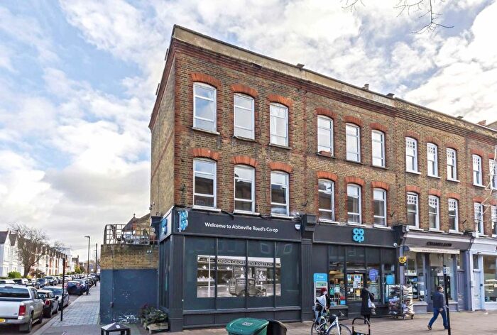 2 Bedroom Flat To Rent In Abbeville Road, Clapham, SW4