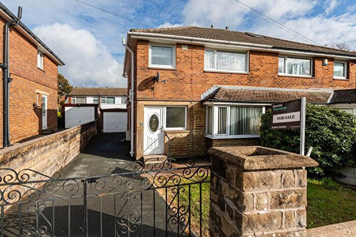 3 Bedroom Semi-Detached House For Sale In Cornfield Avenue, Oakes. Huddersfield, HD3