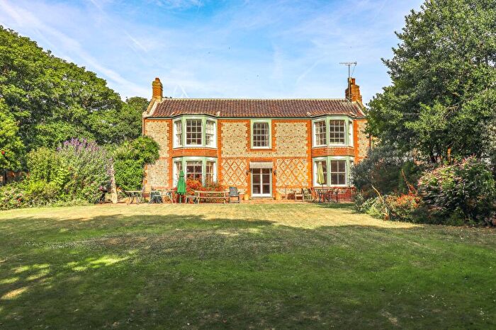 4 Bedroom Link Detached House For Sale In Detached Victorian Home In Mundesley, NR11