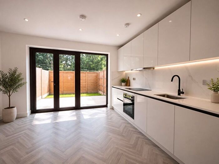 3 Bedroom Terraced House To Rent In Larkshall Road, London, E4