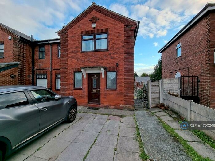 3 Bedroom Semi-Detached House To Rent In Chorley Road, Swinton, Manchester, M27