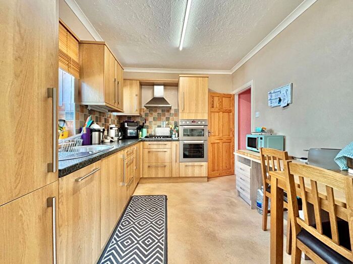 2 Bedroom Semi-Detached Bungalow For Sale In Luscombe Road, Paignton, TQ3