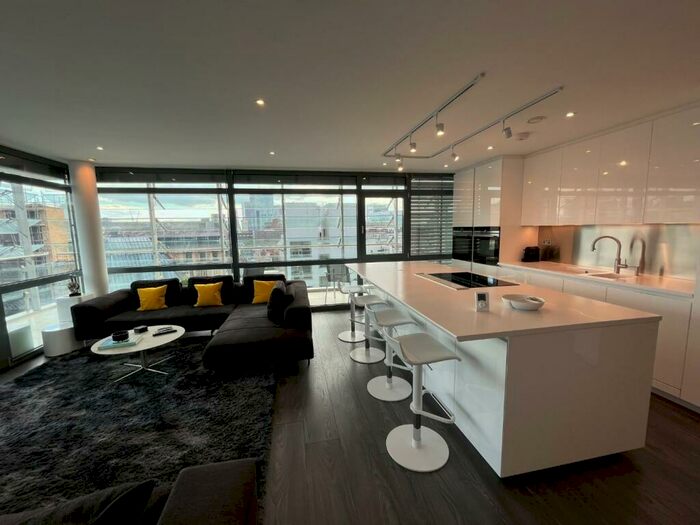 2 Bedroom Flat To Rent In No. Deansgate, Manchester, M3