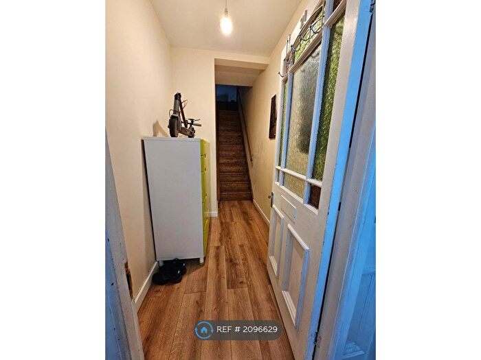 2 Bedroom Flat To Rent In Oliver Road, Milton Keynes, MK2