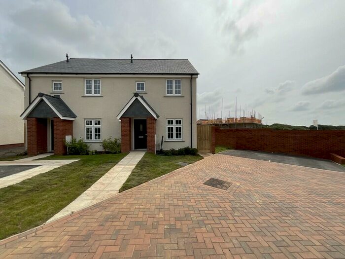 3 Bedroom Semi-Detached House To Rent In Dreys Road, Bude, EX23