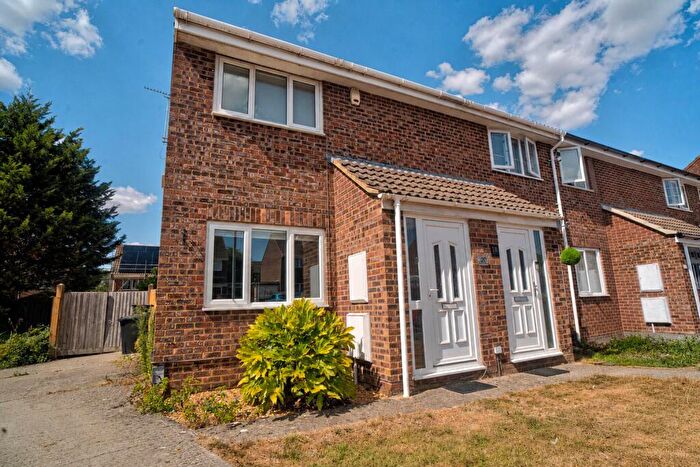 2 Bedroom End Of Terrace House For Sale In Wakefield Close, Freshbrook, Swindon, Wiltshire, SN5