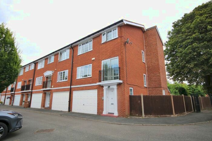 4 Bedroom End Of Terrace House To Rent In Radnor Close, Henley-On-Thames, Oxfordshire, RG9
