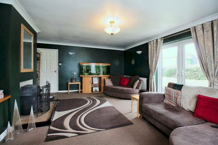 3 Bedroom Detached Bungalow For Sale In Tattershall Bridge Road, Tattershall Bridge, Lincoln, LN4