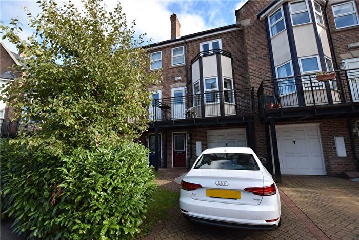 4 Bedroom Town House To Rent In Thornbury Avenue, Far Headingley, Leeds, West Yorkshire, LS16
