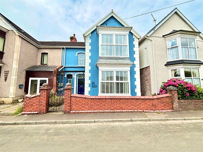 3 Bedroom Semi-Detached House For Sale In Woodlands, Gowerton, Swansea, SA4