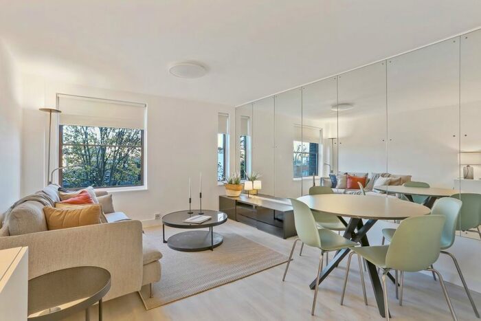 1 Bedroom Flat To Rent In Queensborough Terrace, London, W2