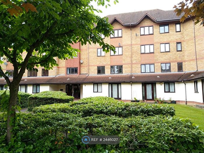 Studio To Rent In Orchard Grove, London, SE20