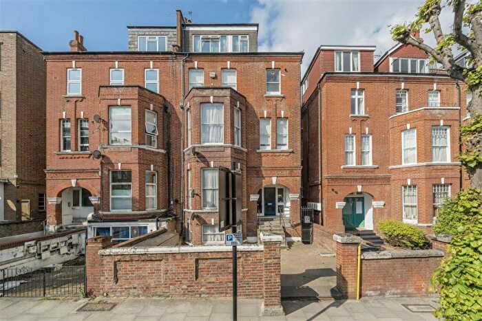 2 Bedroom Flat For Sale In Fordwych Road, West Hampstead, NW2