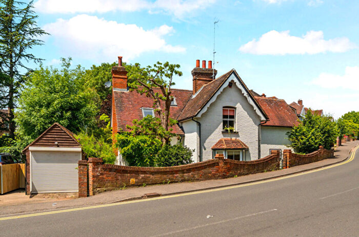 3 Bedroom Detached House For Sale In Manor Road, Guildford, Surrey, GU2