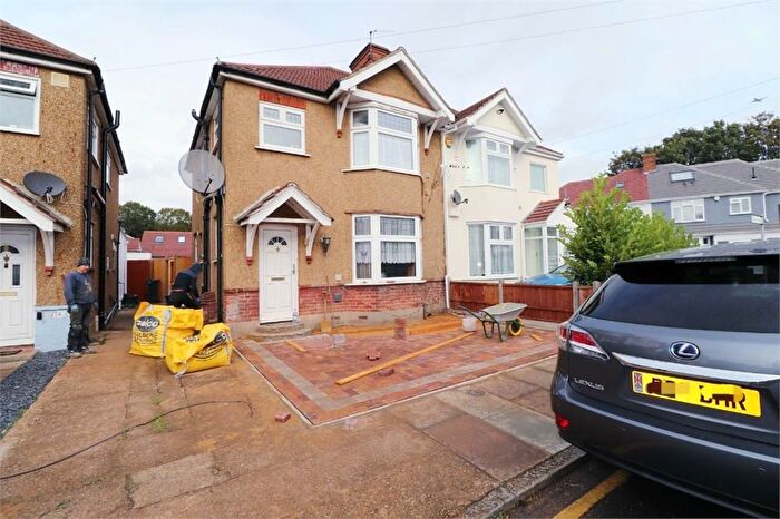 3 Bedroom Semi-Detached House To Rent In Elmsworth Avenue, Hounslow, TW3