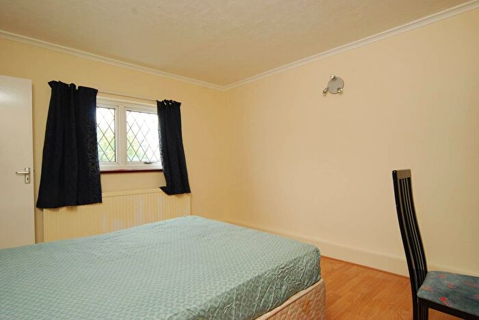 4 Bedroom Property To Rent In Lowfield Road, Ealing, London, W3