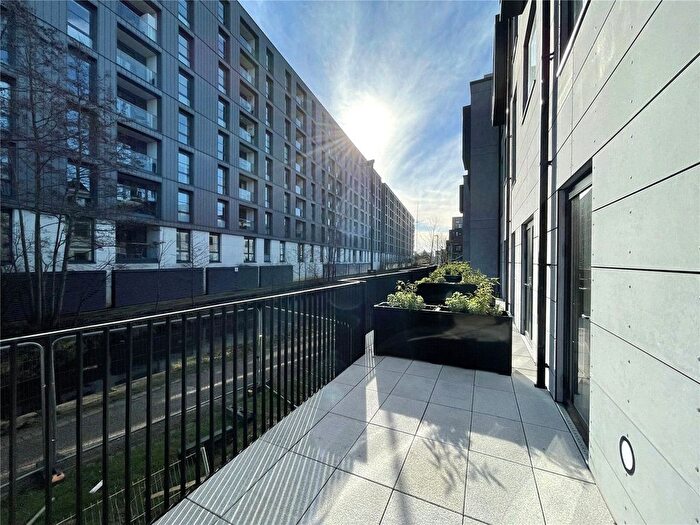 3 Bedroom End Of Terrace House To Rent In Guest Street, Manchester, M4