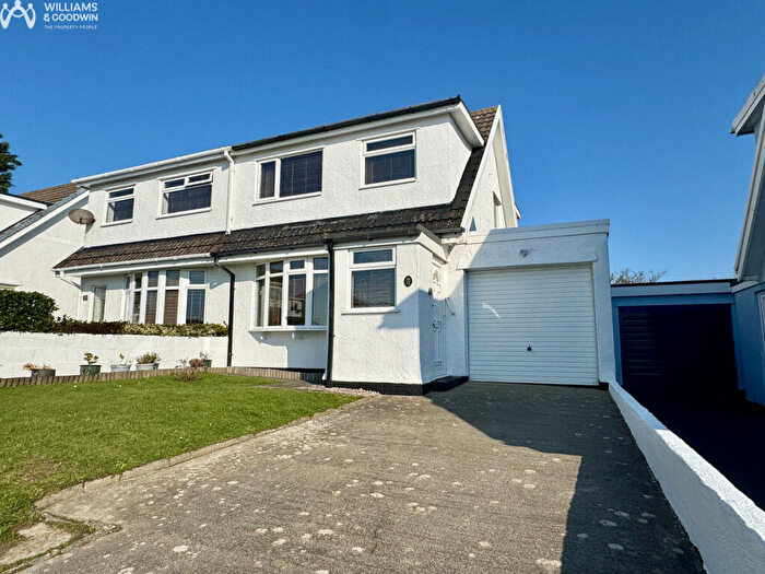4 Bedroom Semi-Detached House For Sale In Stanley Avenue, Valley, Anglesey, LL65