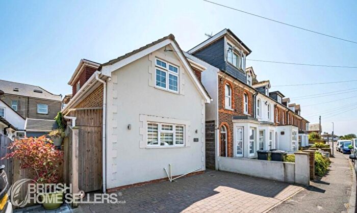 2 Bedroom Detached House For Sale In Richmond Road, Pevensey Bay, Pevensey, East Sussex, BN24