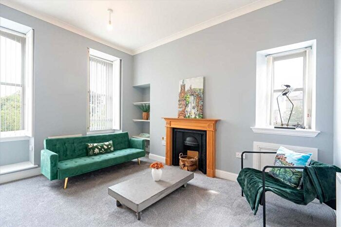 2 Bedroom Flat For Sale In North Street, EH51