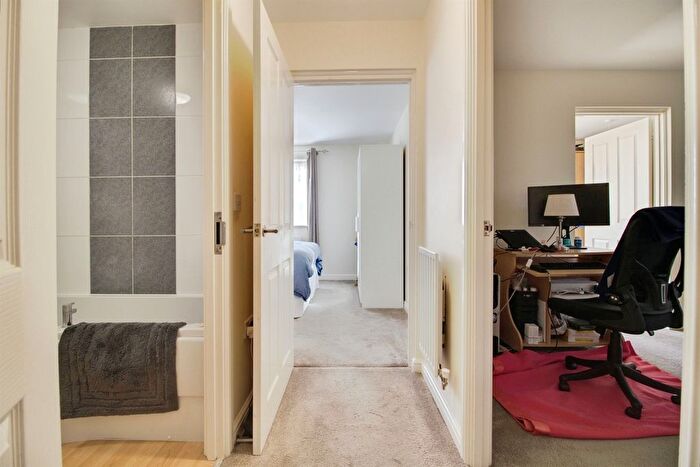 1 Bedroom Flat For Sale In Howlands, Welwyn Garden City, AL7