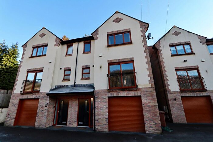 5 Bedroom Town House For Sale In Ynysddu, Newport, NP11