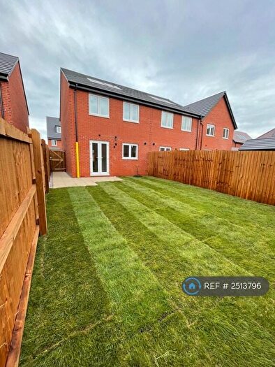 3 Bedroom Semi-Detached House To Rent In Halsnead Hall Close, Knowsley, L35