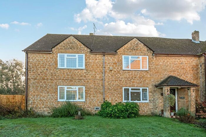 2 Bedroom Flat To Rent In Croughton Road, Aynho, OX17