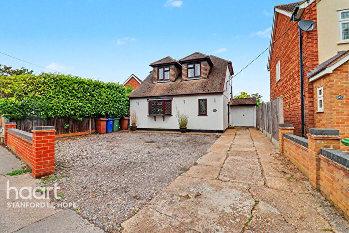 4 Bedroom Detached House For Sale In Fobbing Road, Stanford-Le-Hope, SS17