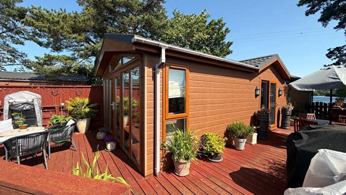 2 Bedroom Park Home For Sale In East Bank, Tallington Lakes, Tallington, PE9