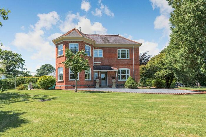4 Bedroom Detached House For Sale In Llanarthney, Carmarthen, SA32