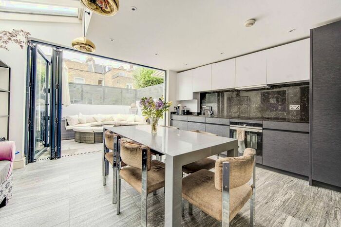 4 Bedroom Property To Rent In Pursers Cross Road, Parsons Green, London, SW6