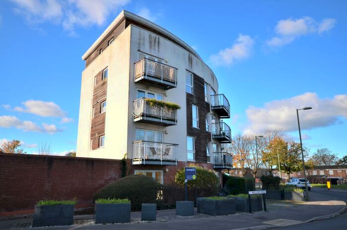 1 Bedroom Apartment To Rent In Edmund Court, Everest Park, RG24