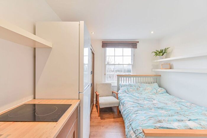 Maisonette To Rent In Stamford Brook Avenue, Stamford Brook, London, W6