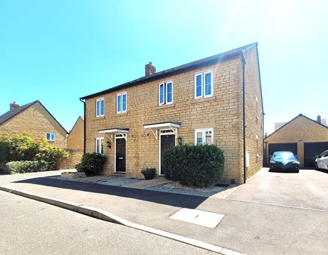 3 Bedroom Semi-Detached House For Sale In Jasper Lane, Carterton, Oxfordshire, OX18