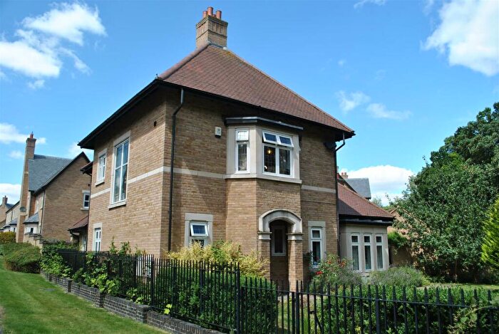 4 Bedroom Detached House To Rent In Cavell Walk, Fairfield, SG5